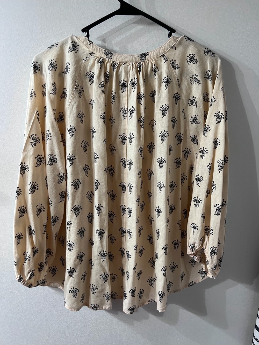 A New Day. Light Cream Floral Tie-Neck Blouse. Medium. - Picture 3 of 4